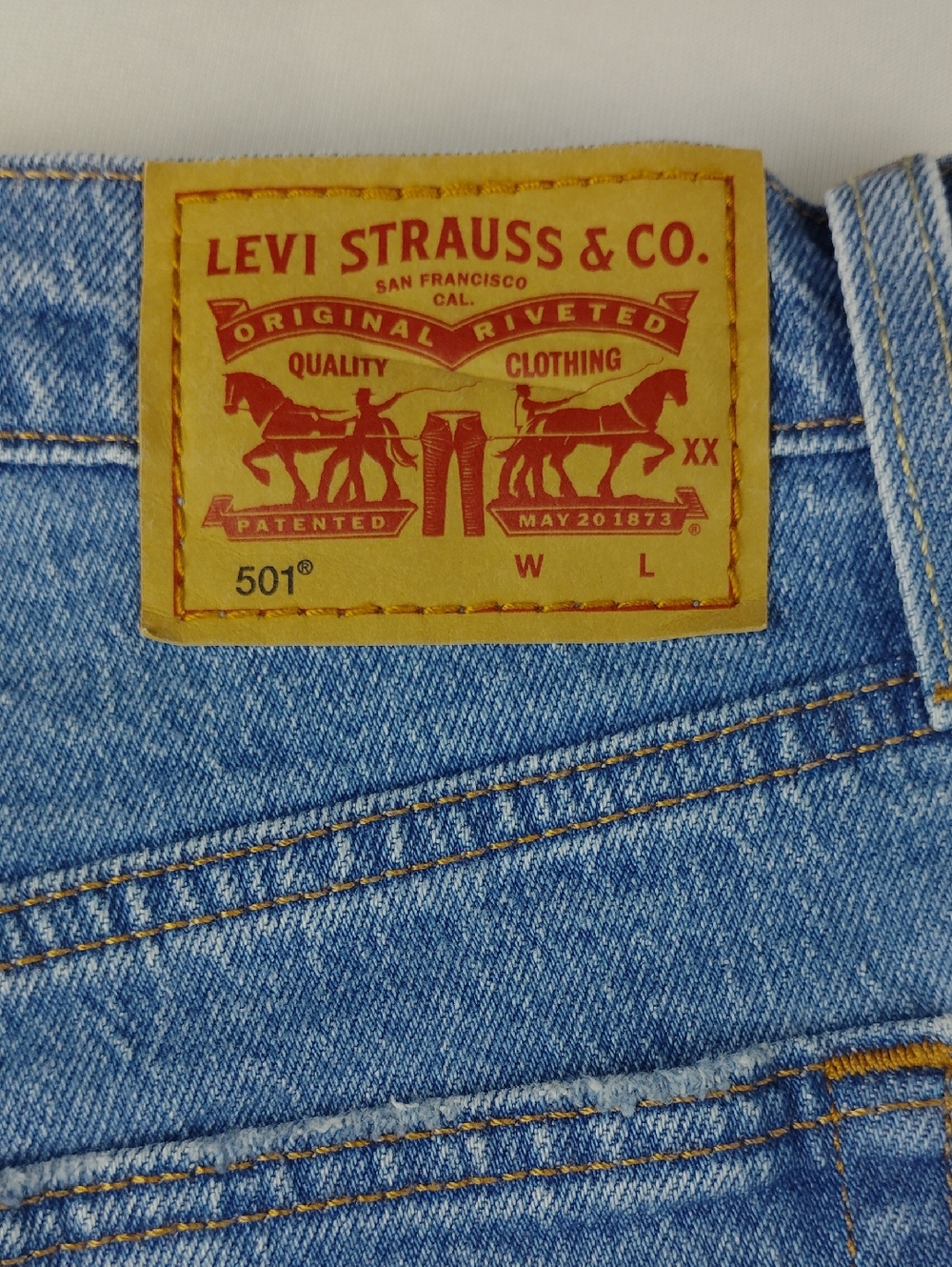 Levi's Women's Denim Shorts. - Picture 6 of 15